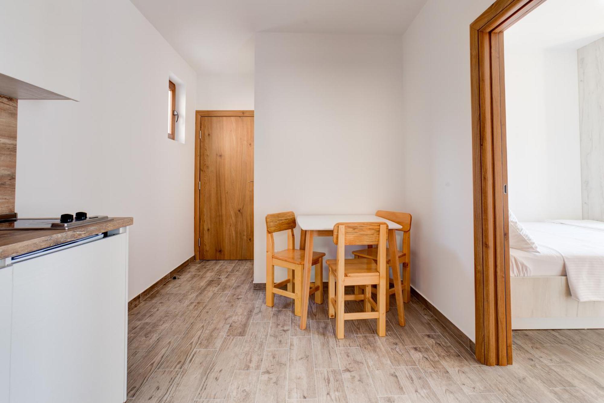 Mima Apartments Sveti Stefan Bagian luar foto