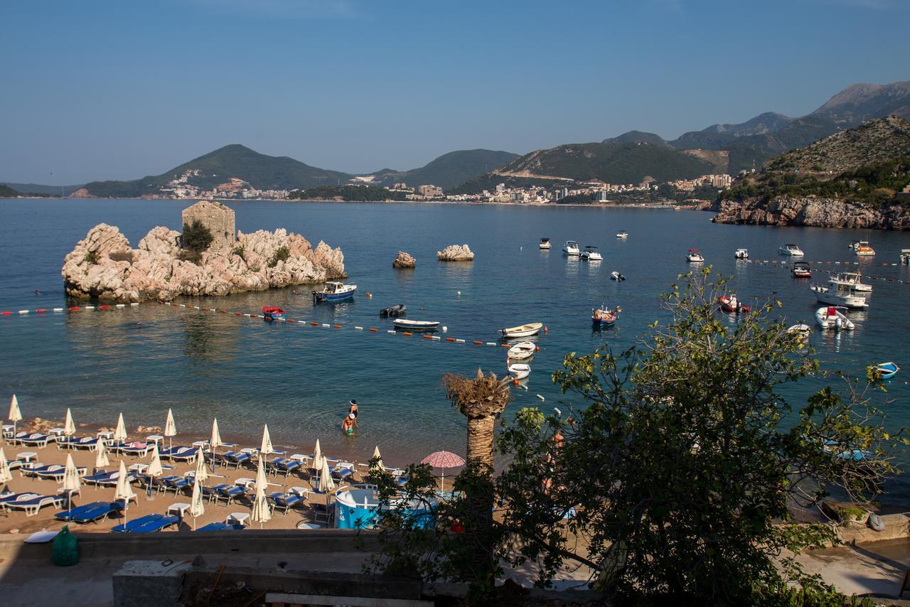 Mima Apartments Sveti Stefan Bagian luar foto