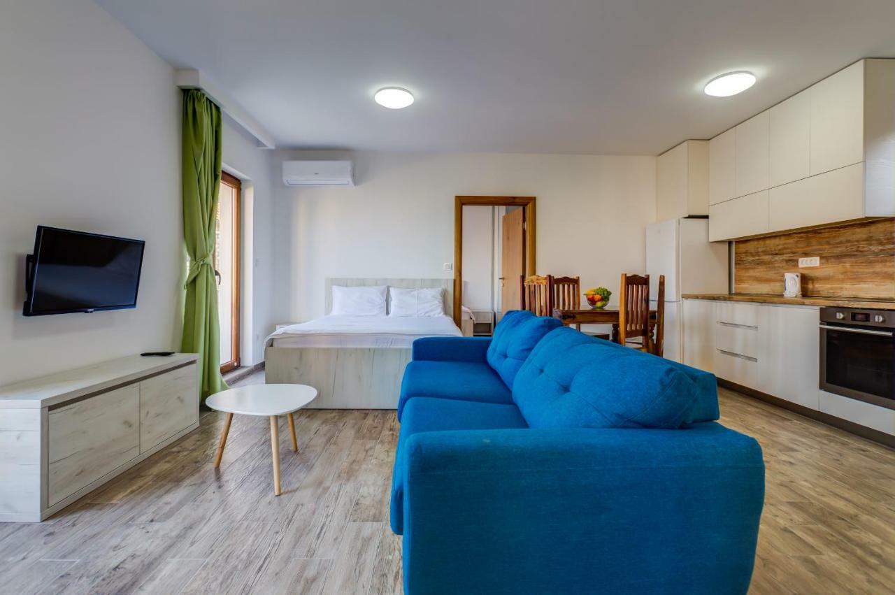 Mima Apartments Sveti Stefan Bagian luar foto