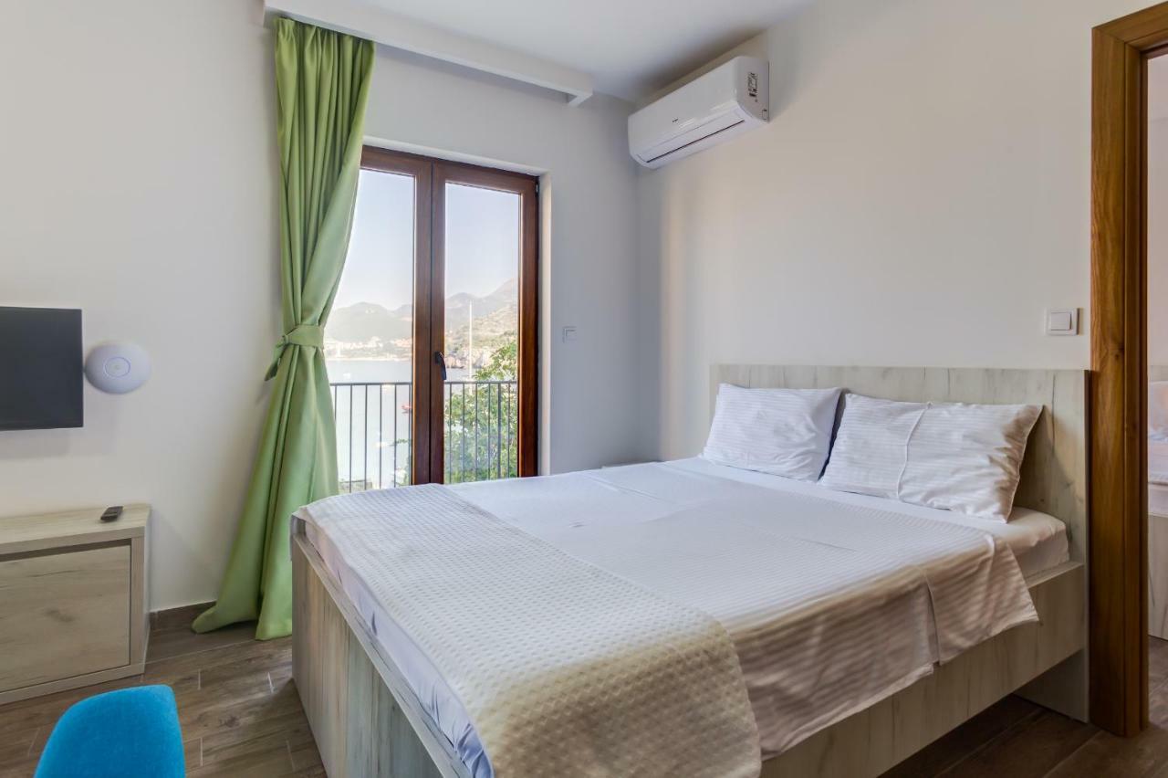 Mima Apartments Sveti Stefan Bagian luar foto